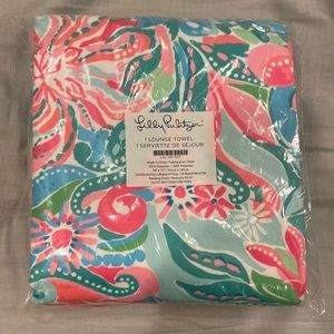NWT Lilly Pulitzer Lounge Towel